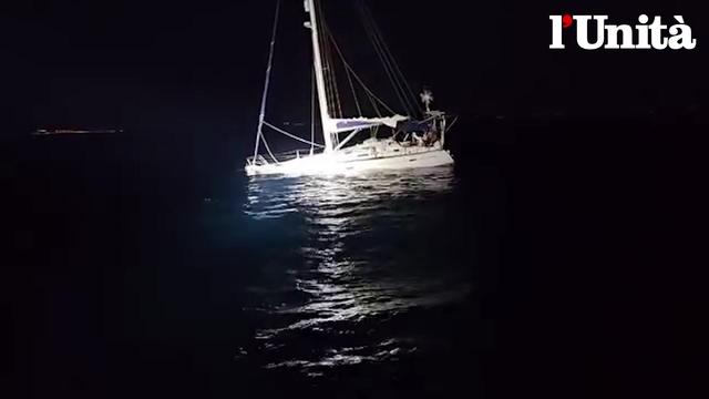 Bonhomme William, la barca attaccata dalle orche, viene abbandonata e l’equipaggio salvato dalla guardia costiera spagnola