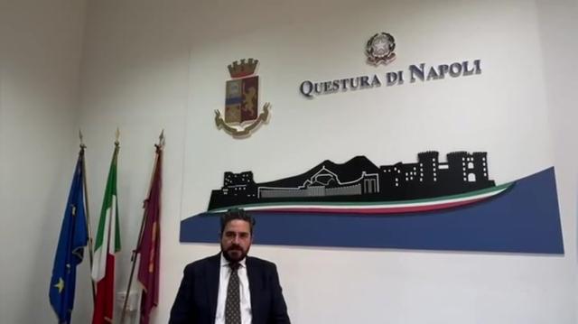 “Disarmare Napoli”, scoperta la fabbrica che trasformava armi giocattolo in pistole vere: due arresti